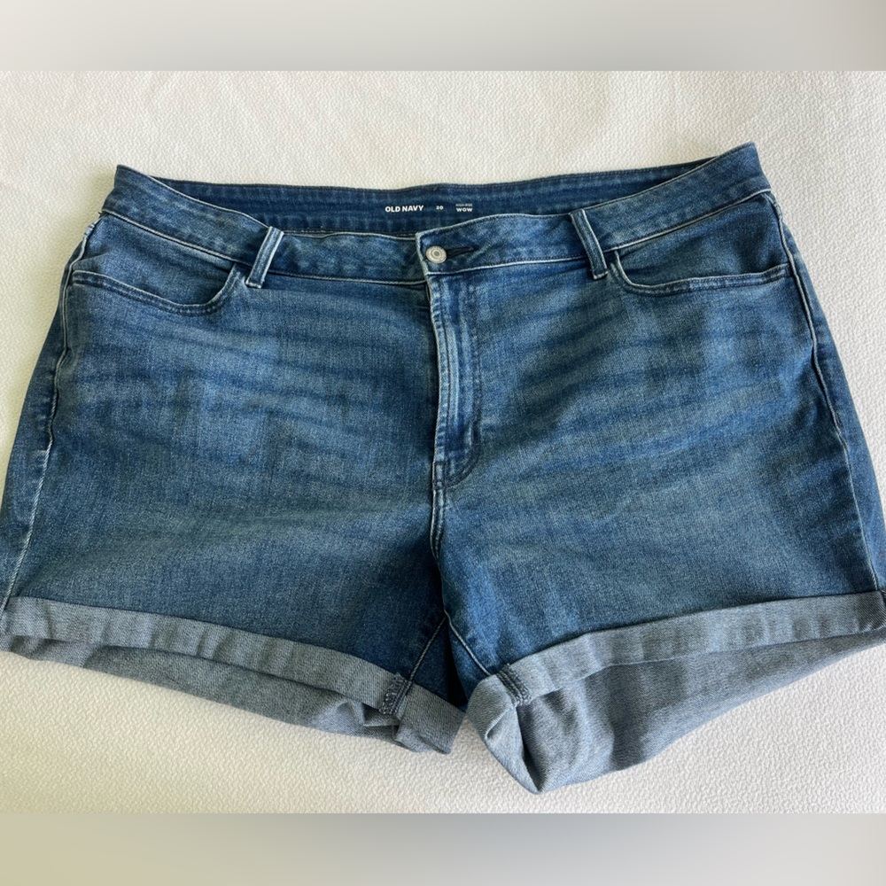 Old Navy WOW Women’s size 20 Jean shorts